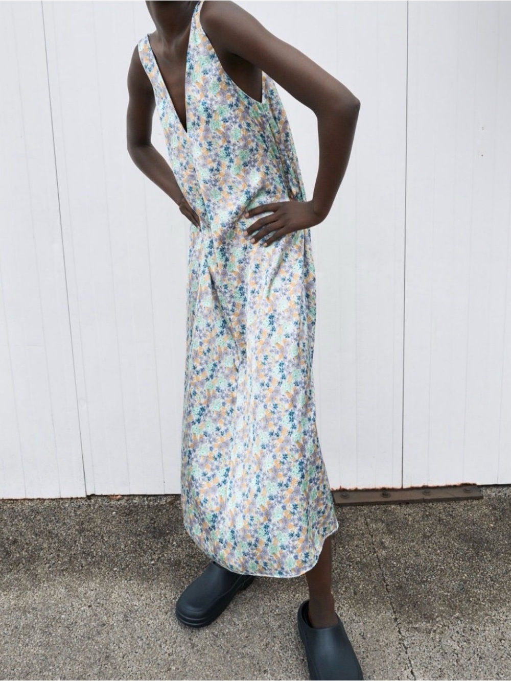 Zara Floral V-Neck Sleeveless Midi Dress in Pastel Silky